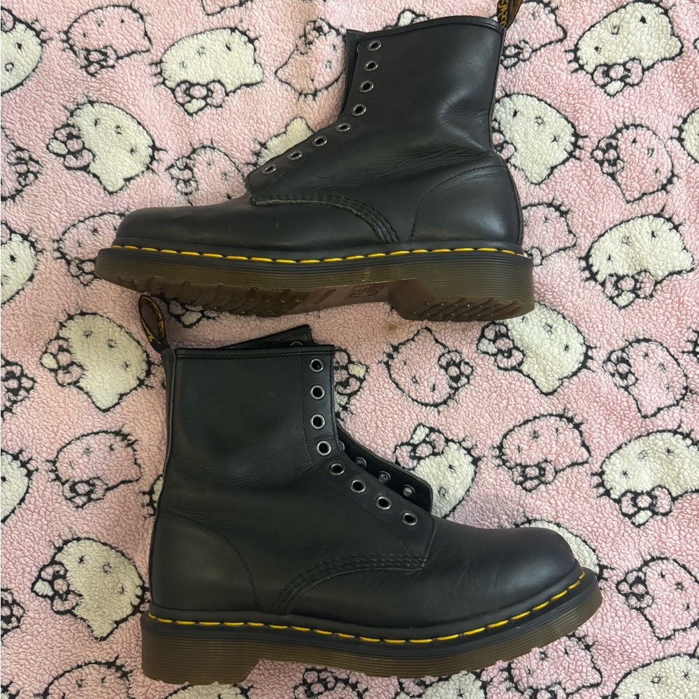 Dr marten boots 1460